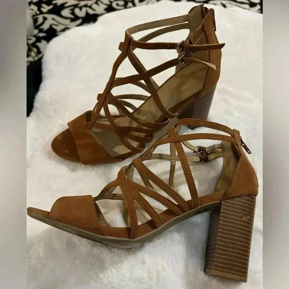 Brash Carmel Tan Suede Strappy Block Heel Sandals 8.5 Y2K 2000’s going out shoes - Picture 10 of 15